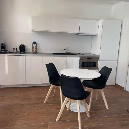 Saint-Tropez Centre - Grand Studio Avec Terrasse Luaran gambar