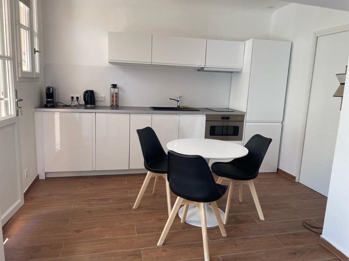 Saint-Tropez Centre - Grand Studio Avec Terrasse Luaran gambar
